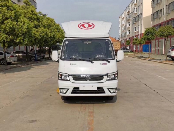 東風(fēng)途運(yùn)2600mm掃路車（0.8方水罐，1.7方塵罐）
