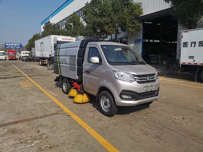 長(zhǎng)安小型掃路車（0.5方水罐，1.5方塵罐）