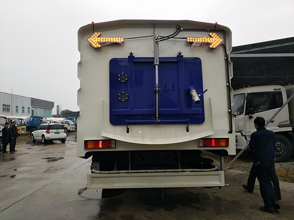 東風(fēng)天龍洗掃車（國(guó)V）