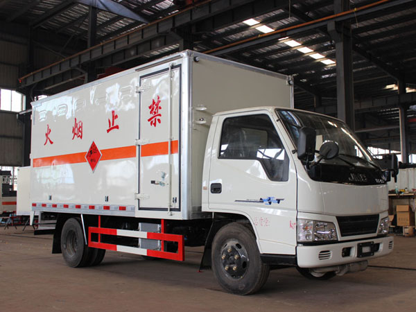 江鈴4.1米（藍(lán)牌）雜項危險品廂式車