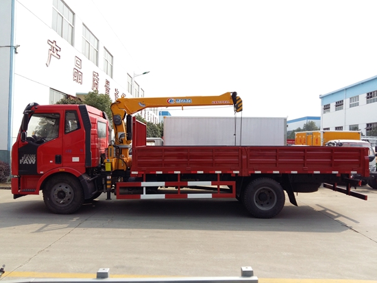 解放J6單橋8噸隨車(chē)吊