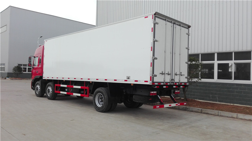 江淮小三軸 9.6米冷藏車(chē)