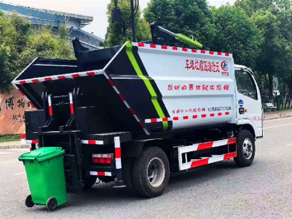 東風(fēng)小多利卡國六7方無泄漏后裝式壓縮垃圾車