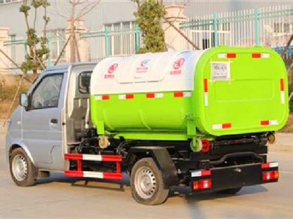 東風(fēng)小康國(guó)六3方車(chē)廂可卸（鉤臂）式垃圾車(chē)