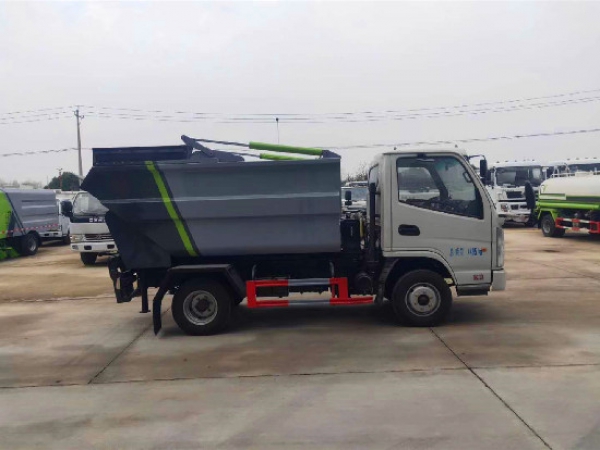 凱馬國(guó)六4方自后掛桶式垃圾車(chē)