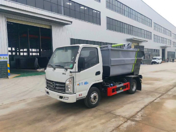 凱馬國(guó)六4方自后掛桶式垃圾車(chē)