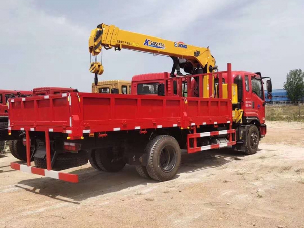 東風(fēng)暢行D1隨車(chē)吊8噸隨車(chē)吊價(jià)格
