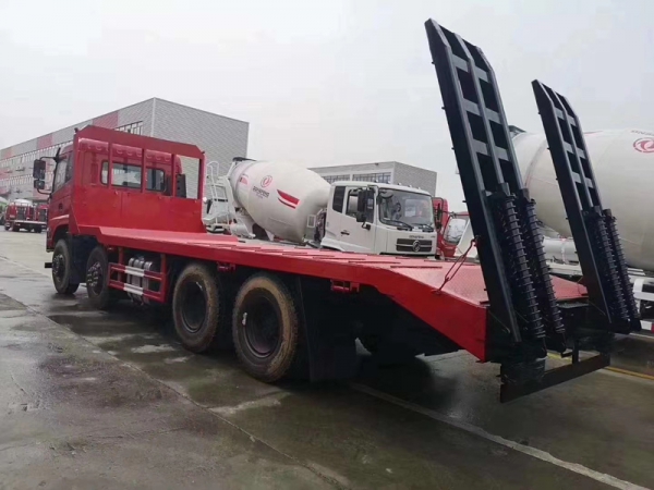 東風(fēng)D17-H前四后八平板運(yùn)輸車(chē)